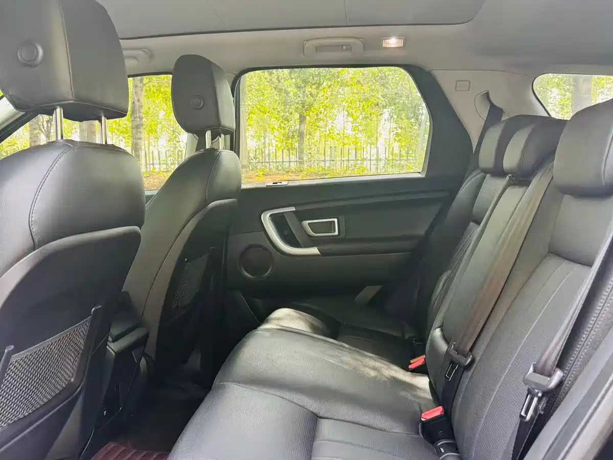 Land Rover Discovery Sport 2018 240PS SE Edition фото 12