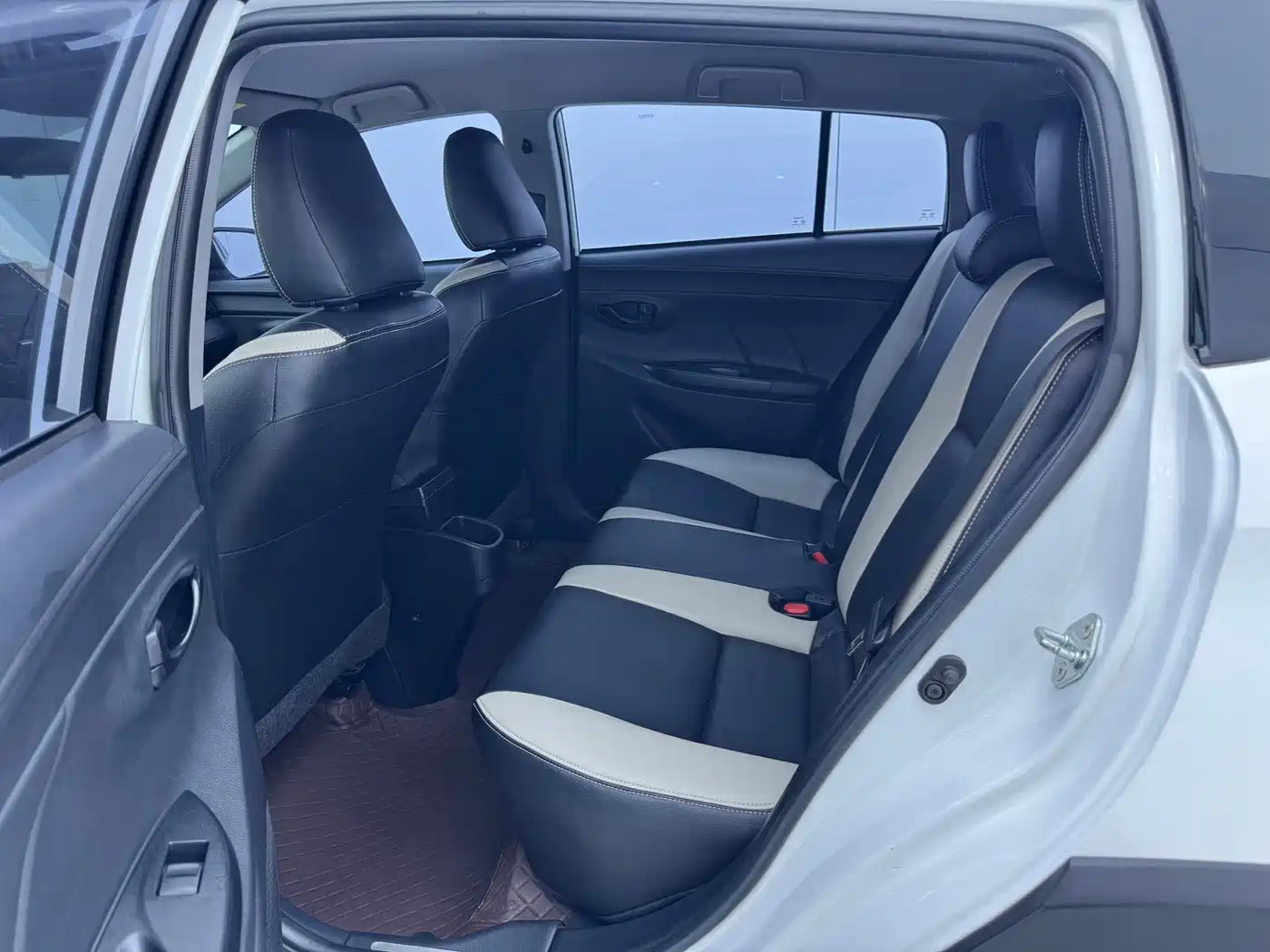 Toyota Yaris, миниатюра 13