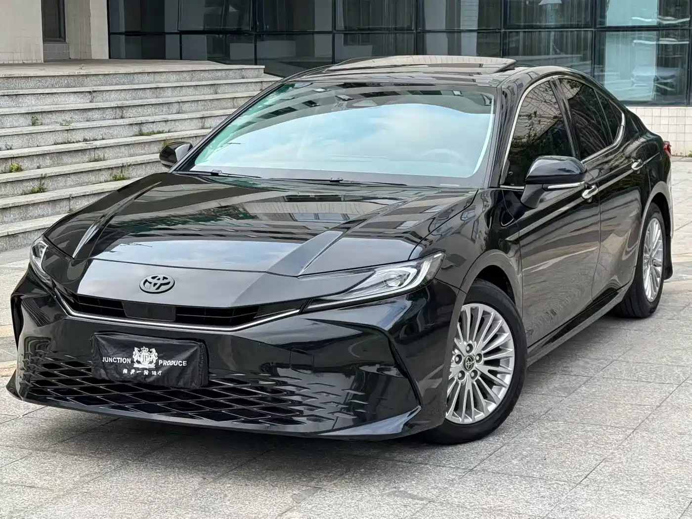 Toyota Camry 2024 2.0GVP Luxury Edition фото 3