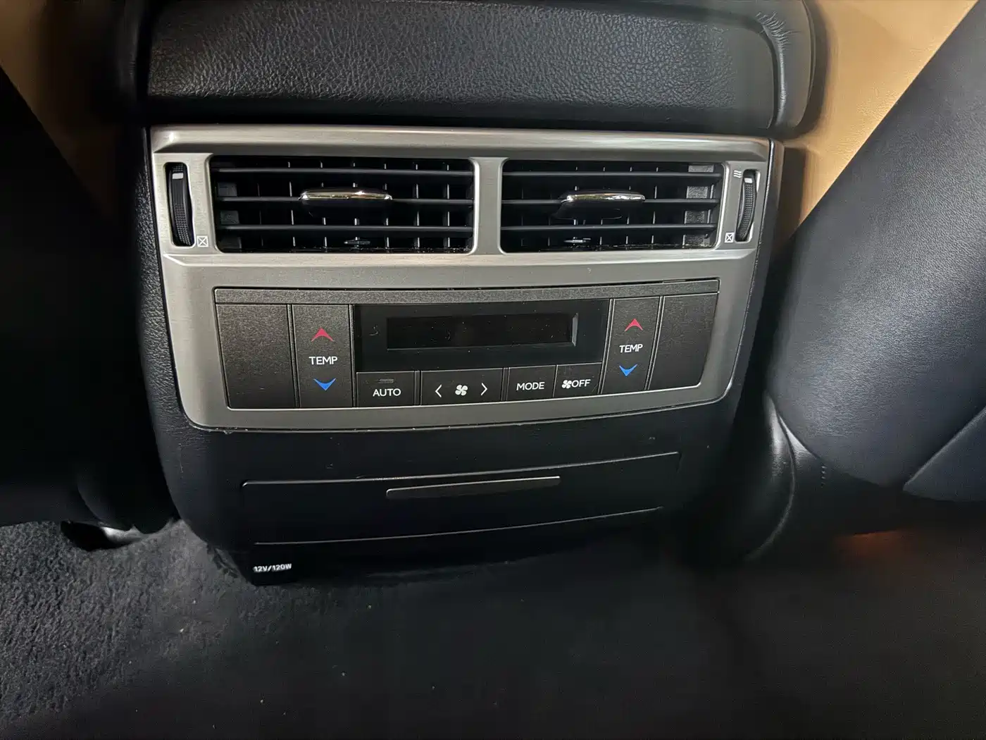 Фото 7 - Lexus LX