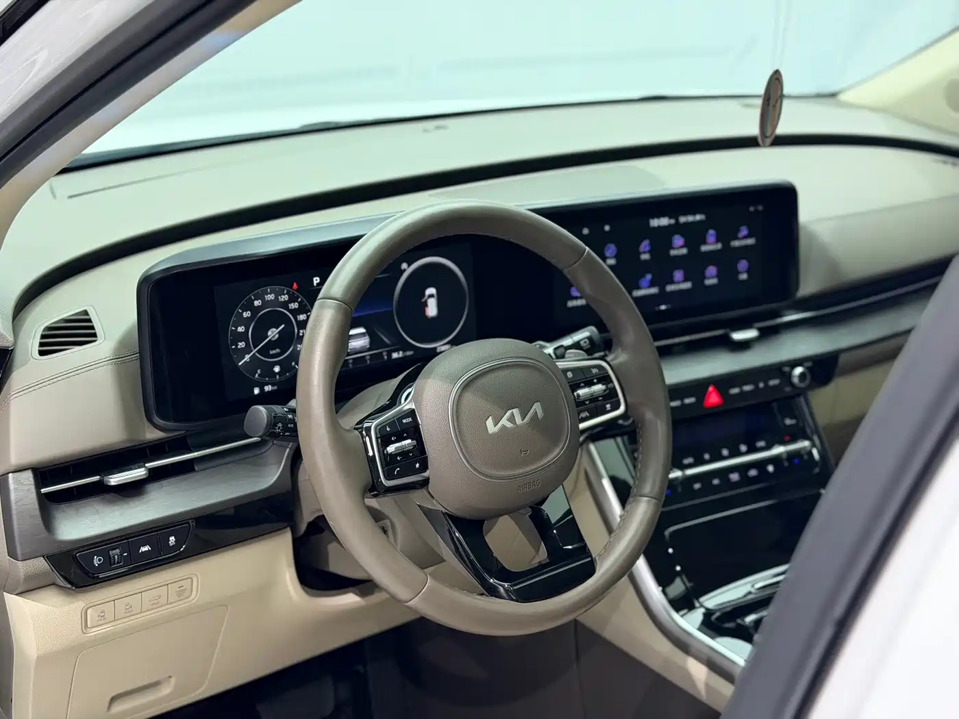 Kia Carnival 2021 2.0T Flagship Edition фото 12