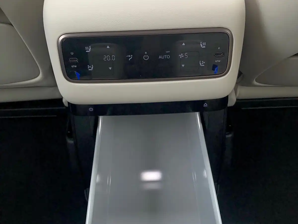 Li Auto MEGA, миниатюра 13