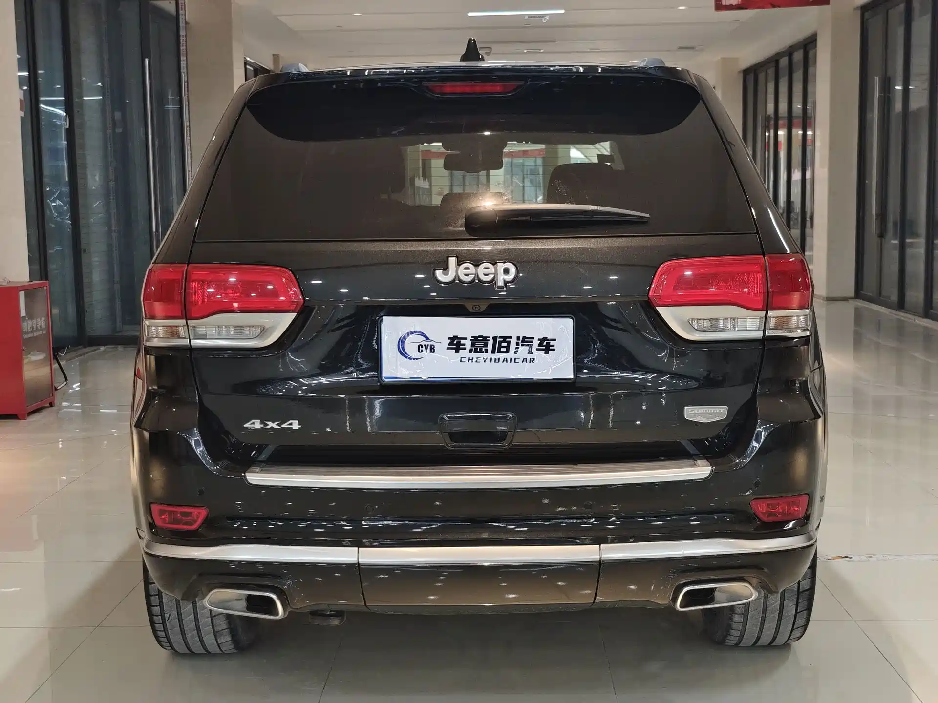 Фото 16 - Jeep Grand Cherokee (Import)
