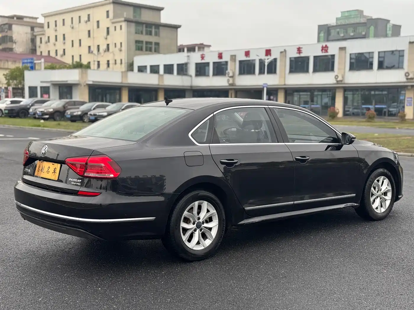 Volkswagen Passat 2015 1.8TSI Automatic Prestige Edition фото 5