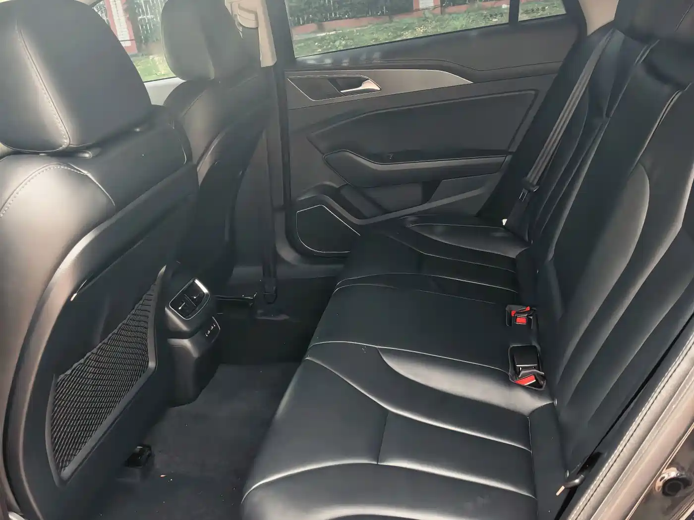 Photo 10 - Hongqi H5