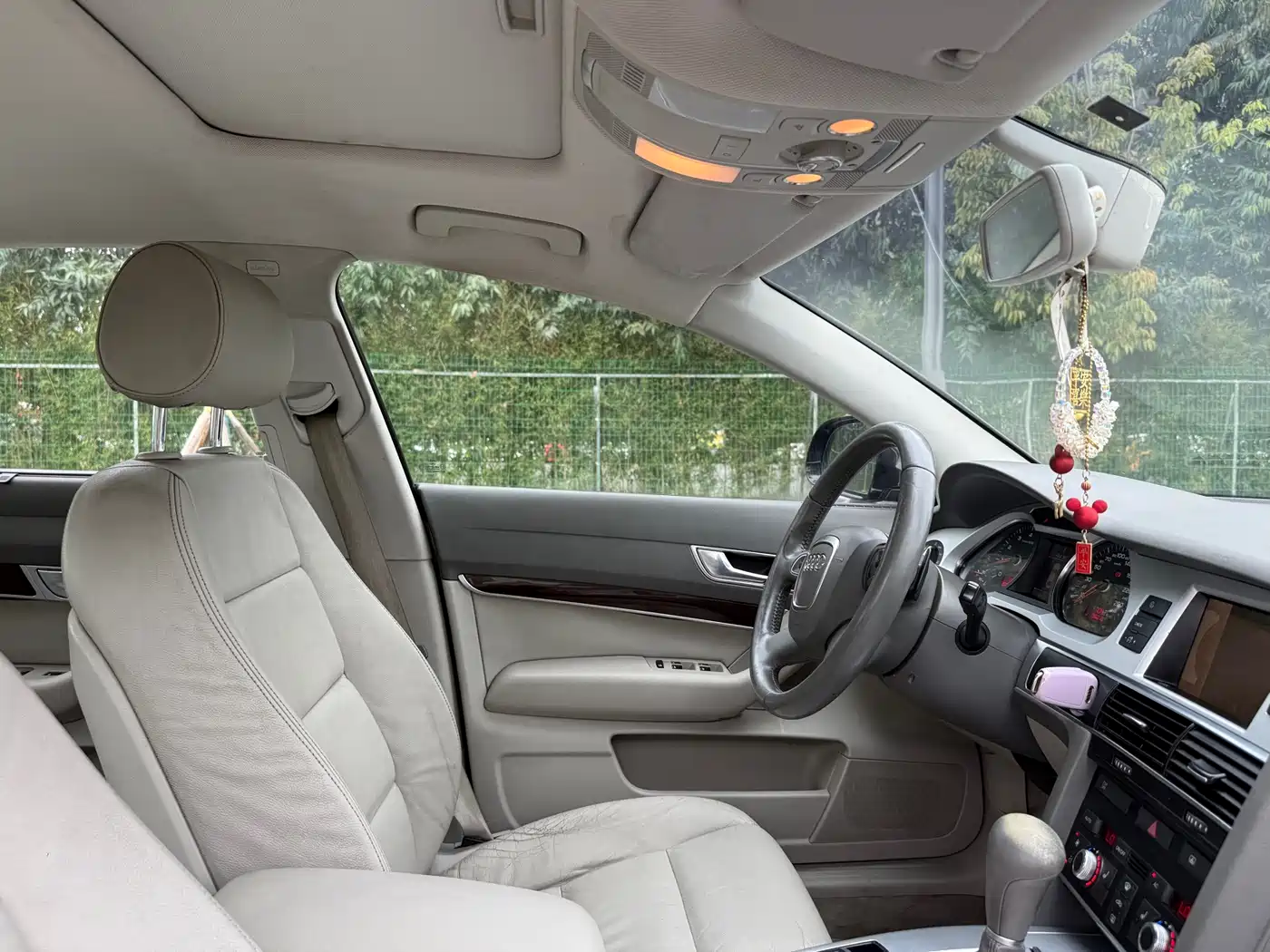 Audi A6L 2011 2.0 TFSI Automatic Comfort фото 18