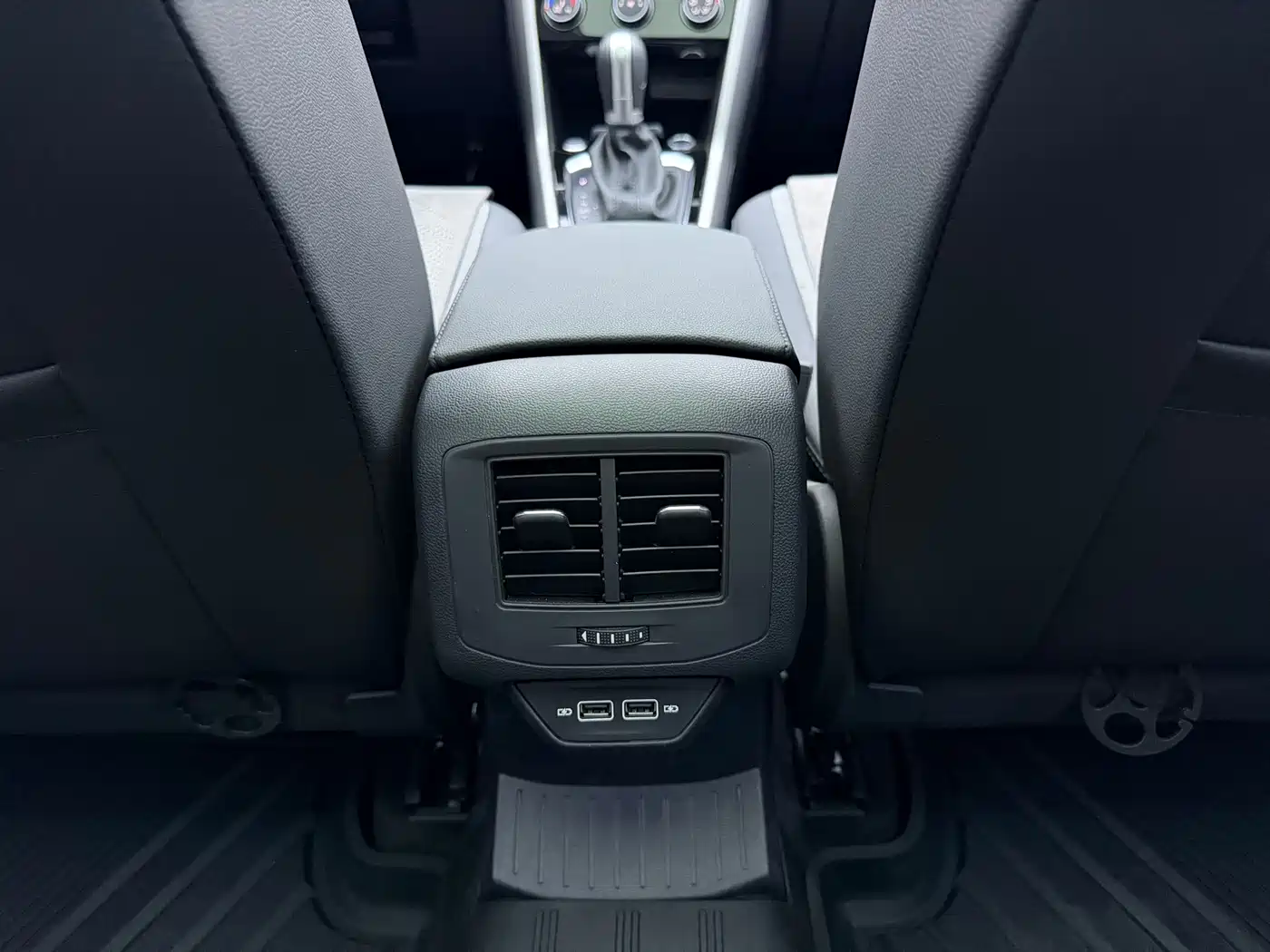 Volkswagen T-Roc, миниатюра 15