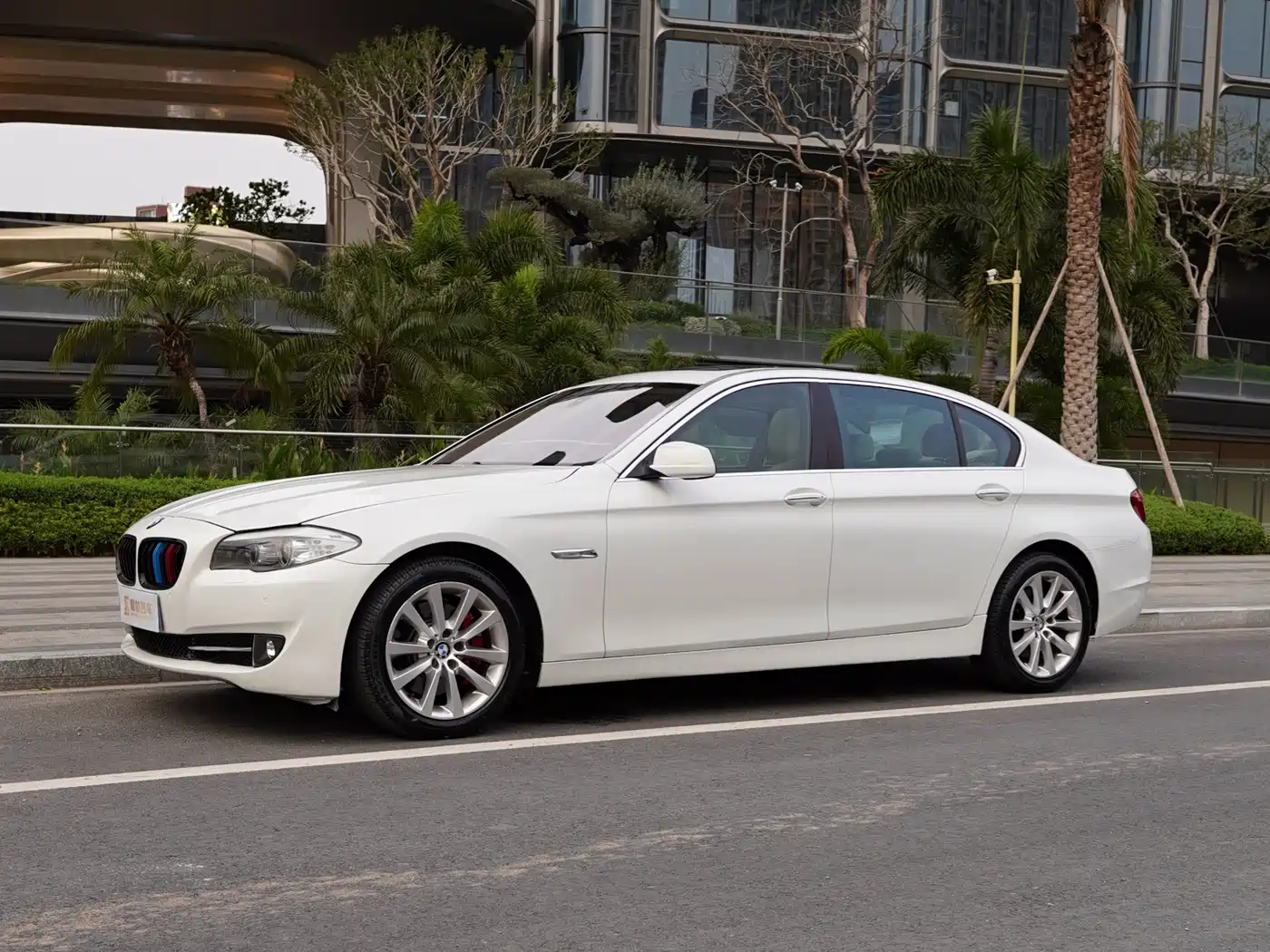 BMW 5 Series 2011 535Li Leading
