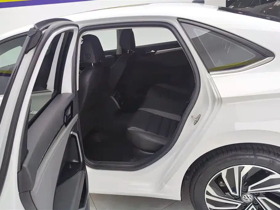 Volkswagen Sagitar 2022 280TSI DSG Surpassing Edition фото 11