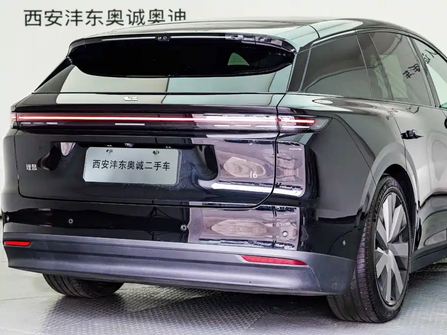 Фото 7 - Li Auto i6
