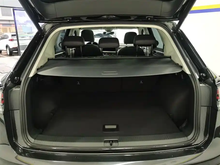 Volkswagen Tayron 2023 330TSI 2WD R-Line High-Performance Edition фото 4