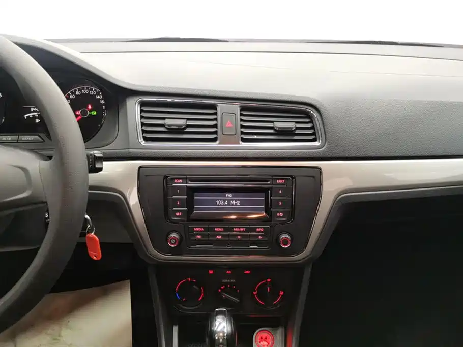 Volkswagen Lavida 2017 1.6L Automatic Trend Edition фото 13