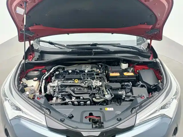 Toyota C-HR 2021 2020 Model 2.0L Leading