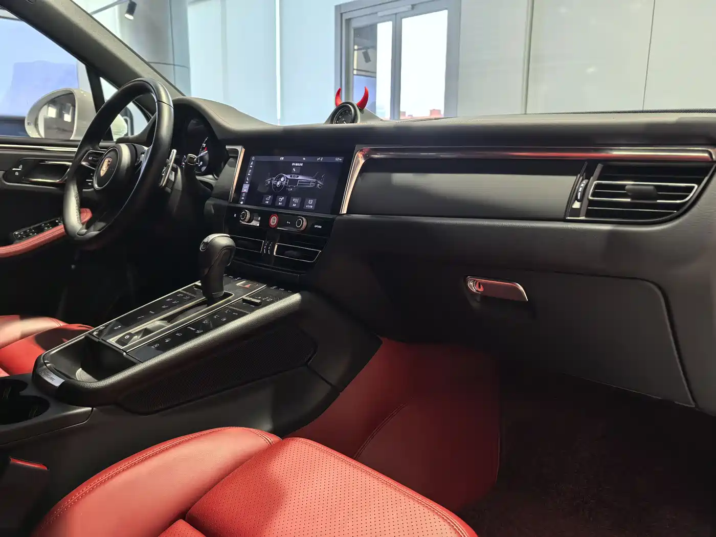 Porsche Macan 2023 Macan 2.0T фото 3
