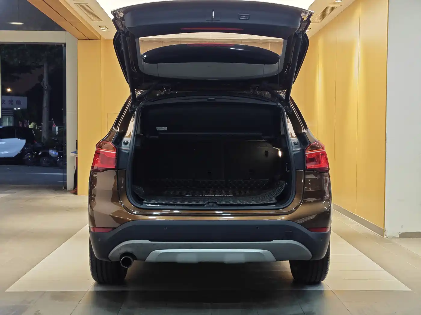 BMW X1 2016 sDrive18Li Luxury Model фото 28