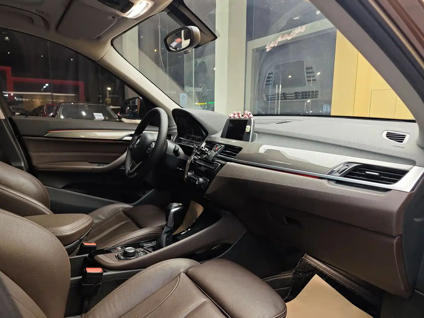 BMW X1 2016 sDrive18Li Luxury Model фото 32