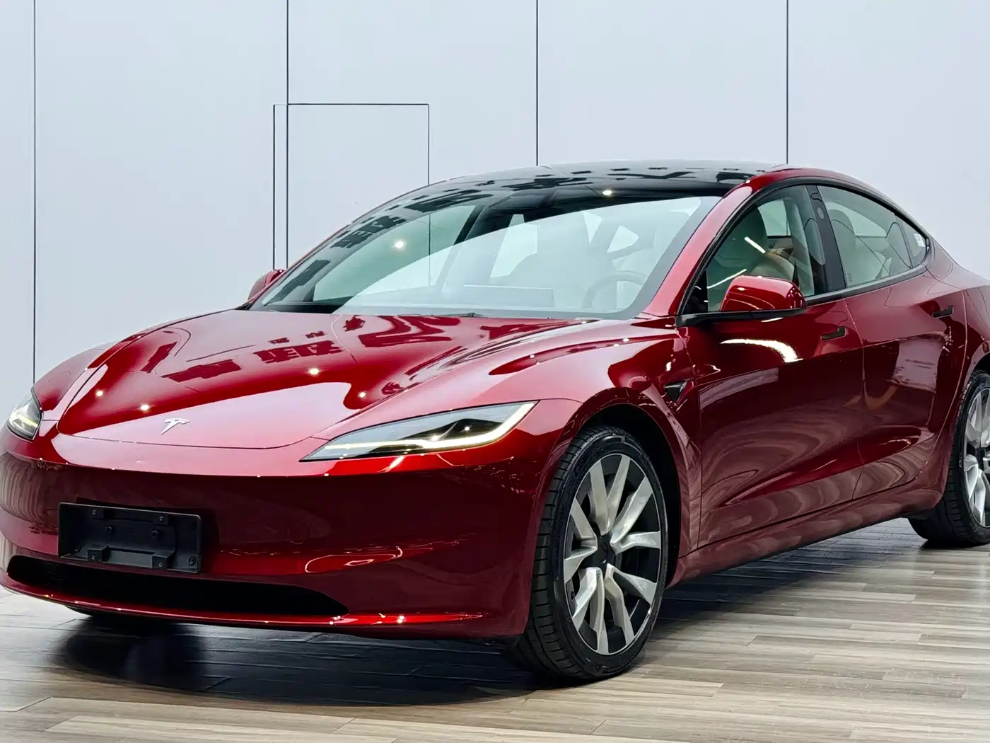TESLA MODEL 3