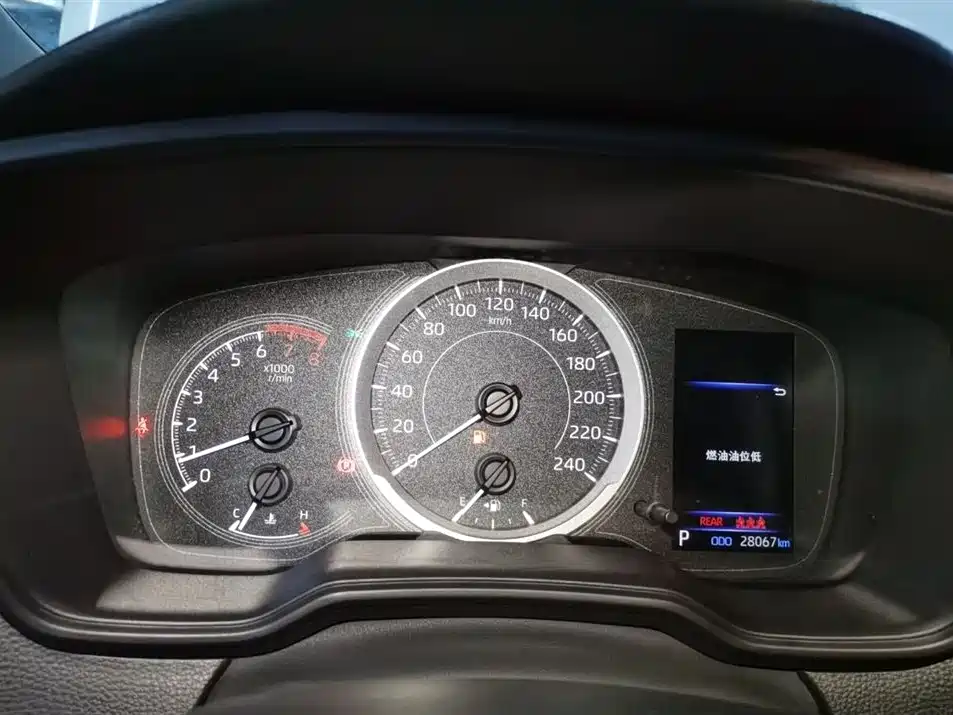 Toyota Levin 2022 185T CVT Luxury Edition фото 6