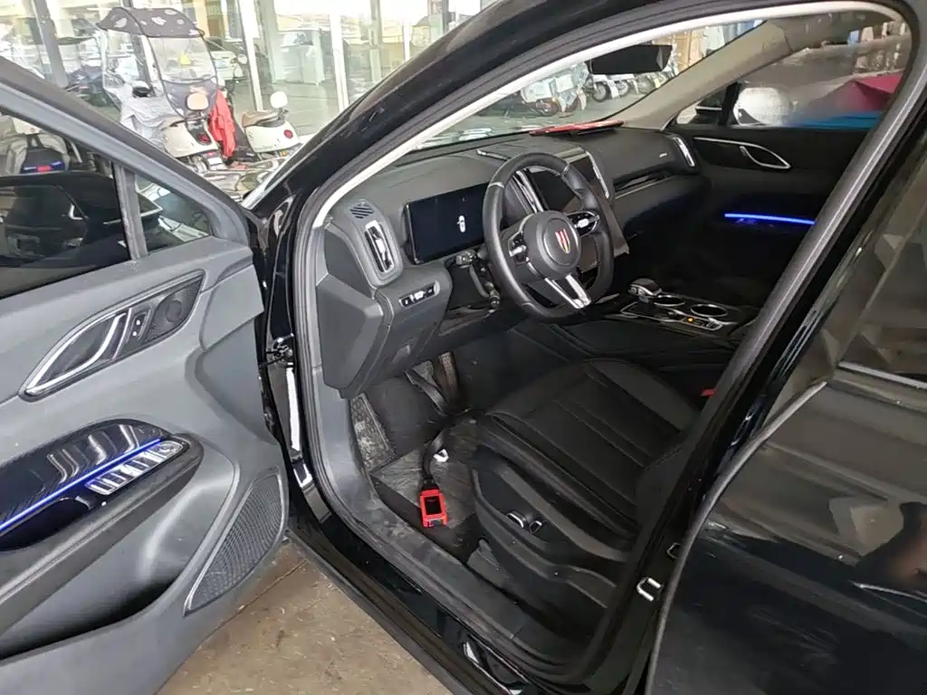Photo 16 - Hongqi HS3 PHEV