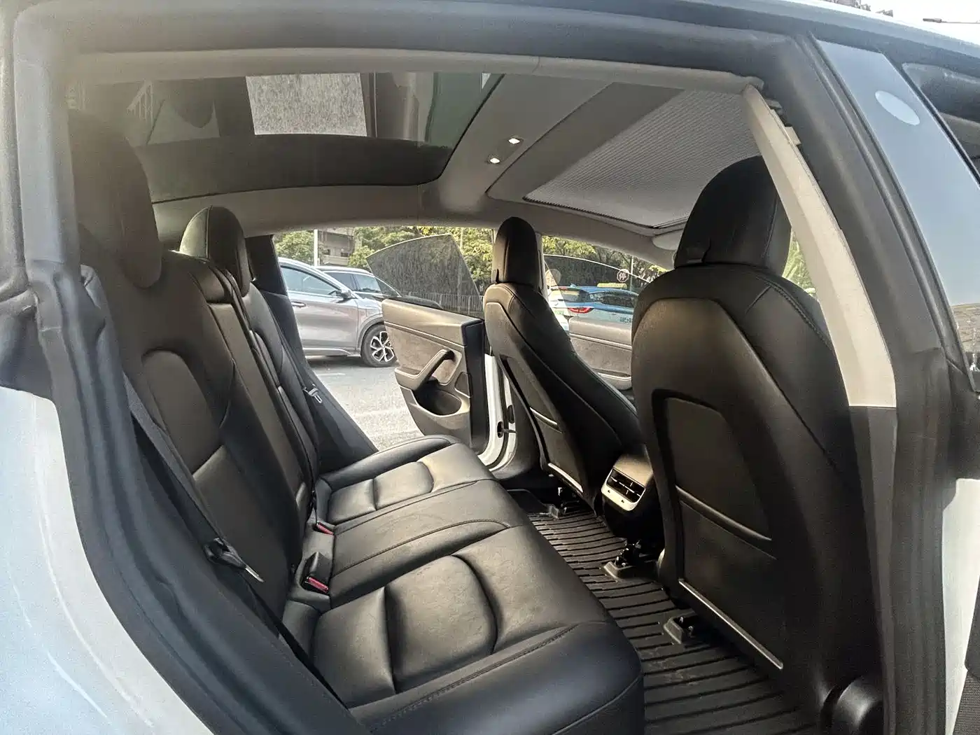 TESLA MODEL 3 (IMPORTED)