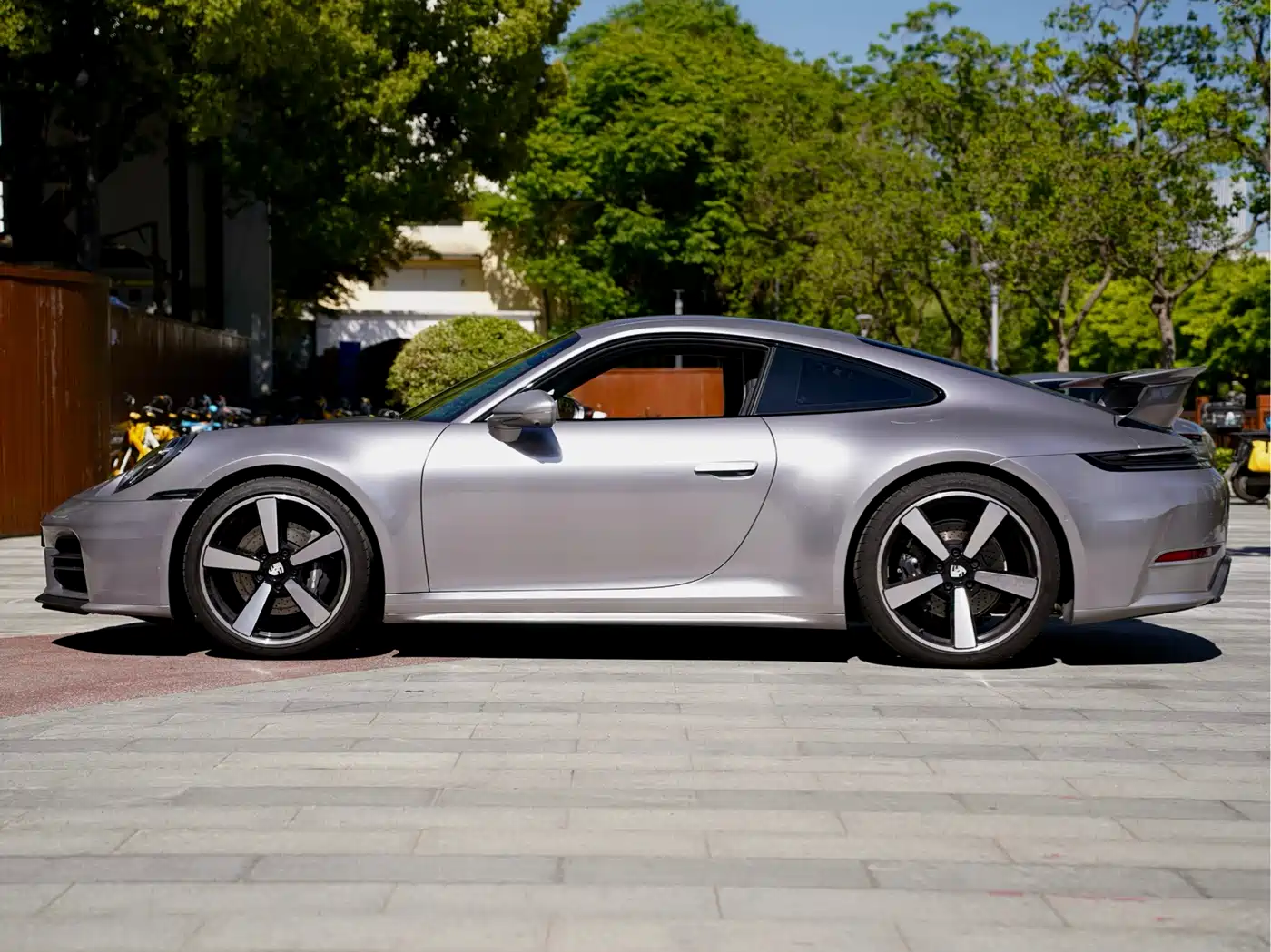 Porsche 911 2025 Carrera 3.0T фото 3