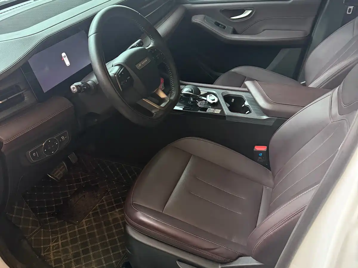 Jetour X90 PLUS 2024 2024 1.6TD DCT Big Family Happy Edition 7-seater