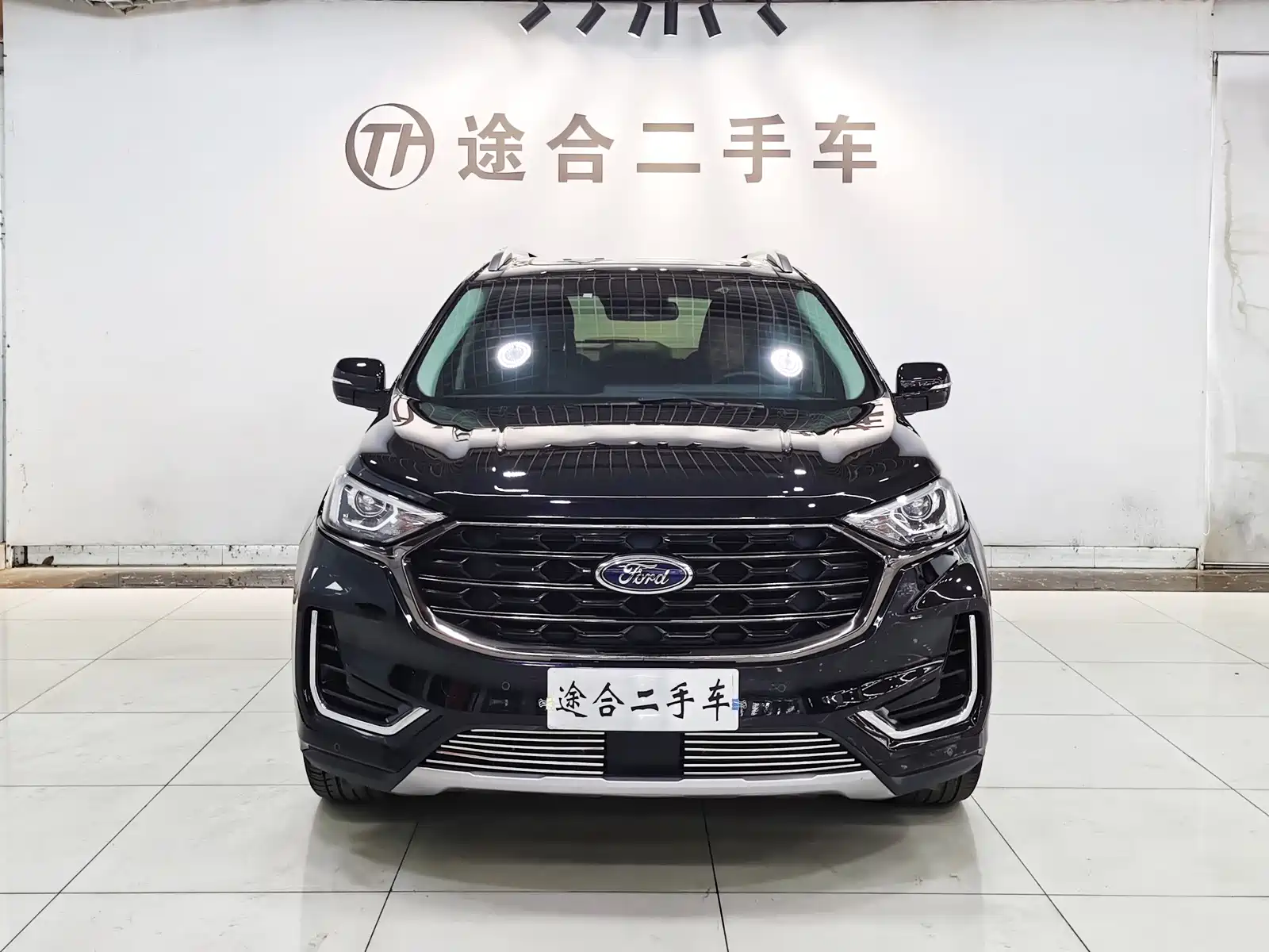 Фото 4 - Ford Edge