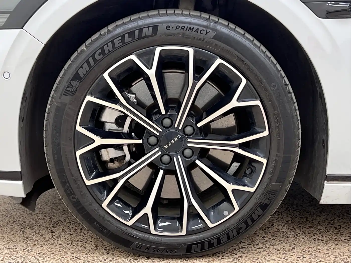 ZEEKR EXTREME KRYPTON 007GT