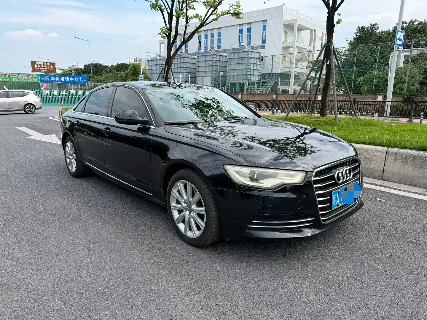 Фото 3 - Audi A6L