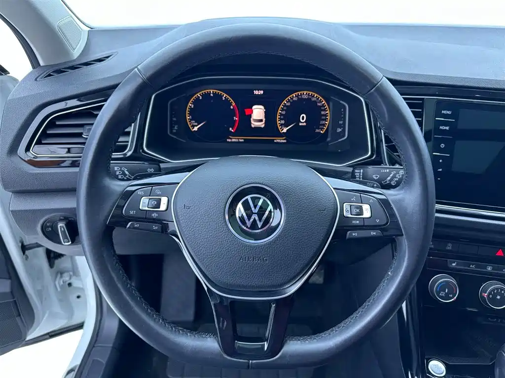 VOLKSWAGEN T ROC EXPLORING SONGS