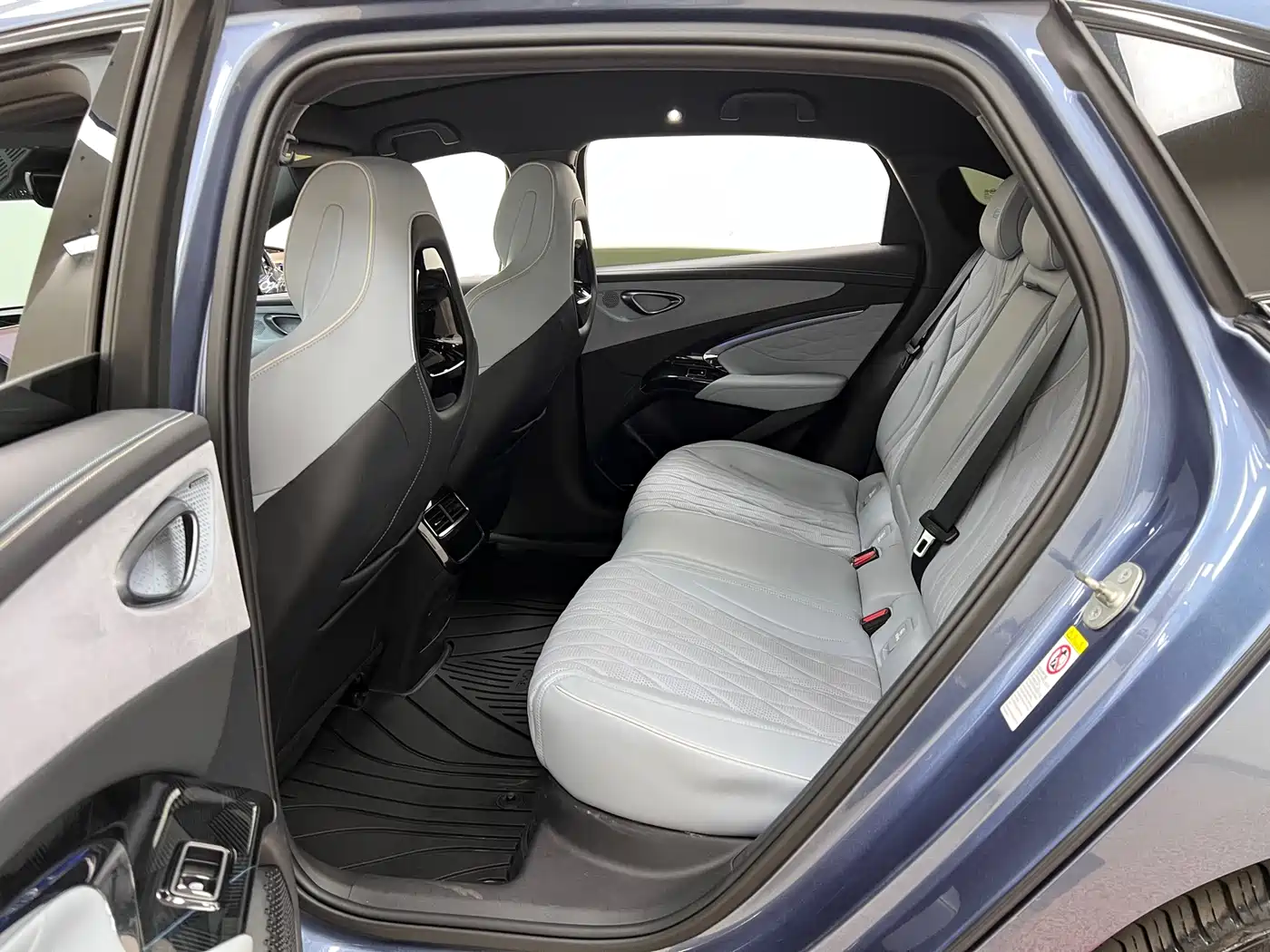 BYD Seal 2022 700km Long Range RWD Edition фото 16