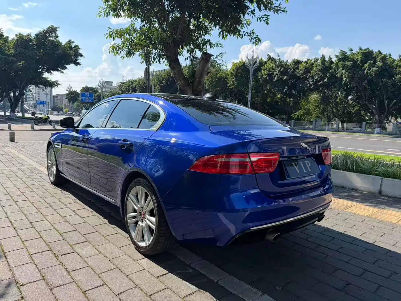 Фото 9 - Jaguar XEL