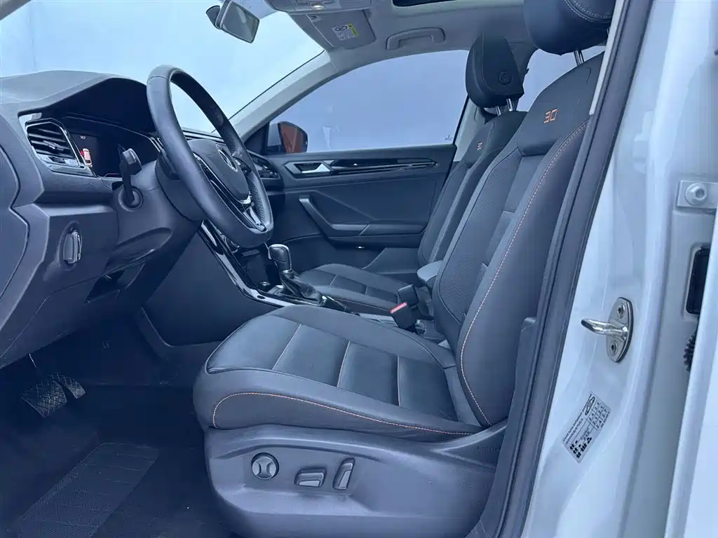 VOLKSWAGEN T ROC EXPLORING SONGS