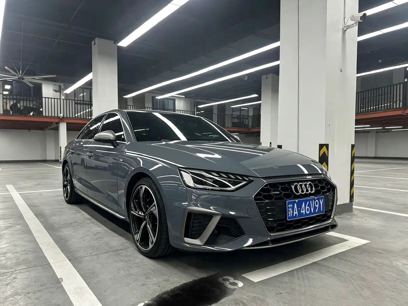 Фото 2 - Audi A4L