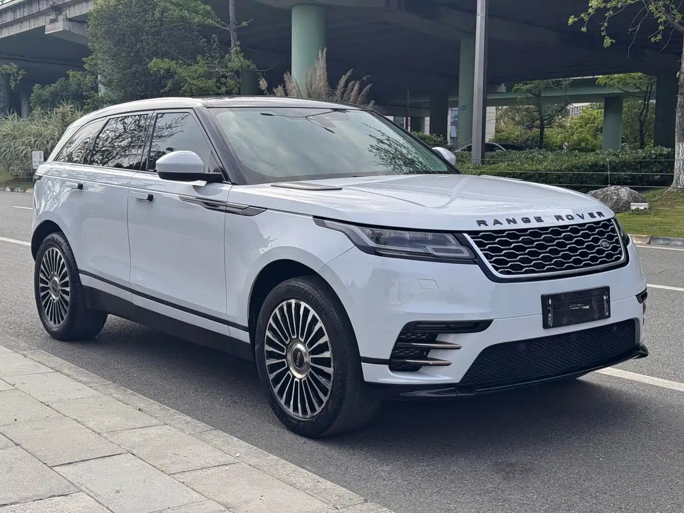 Land Rover Range Rover Velar 2017 P380 R-DYNAMIC S фото 3
