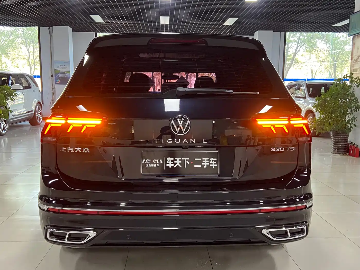 Volkswagen Tiguan L 2022 330TSI Auto 2WD R-Line Premium Edition фото 5