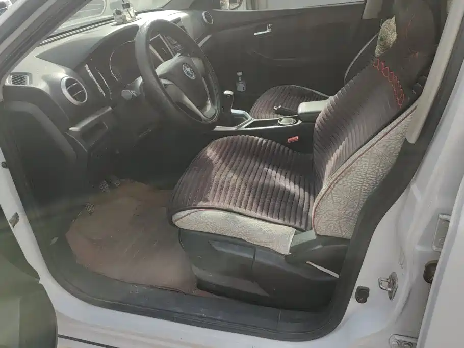 Venucia T70 2016 2015 1.6L Manual Ruixing Edition