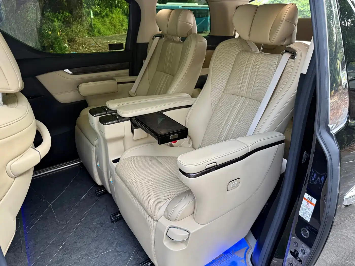 Toyota Alphard, миниатюра 14