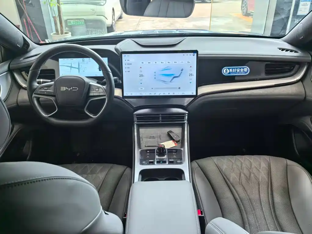 BYD Seal 07 DM-i 2025 2025 Smart Drive Edition DM-i 1.5T 125km Flagship