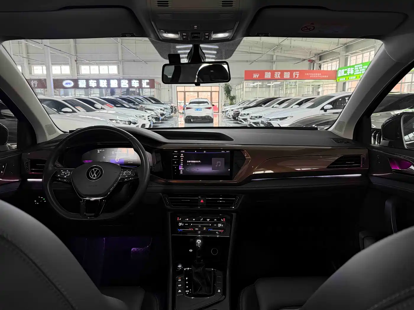 Volkswagen Tharu 2022 280TSI FWD Luxury Edition фото 14