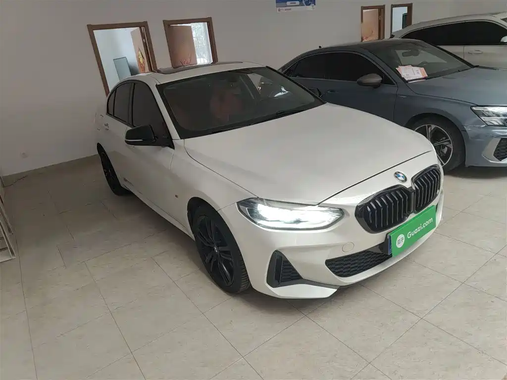 BMW 1 Series 2021 125i M Sport Black Night Edition фото 22