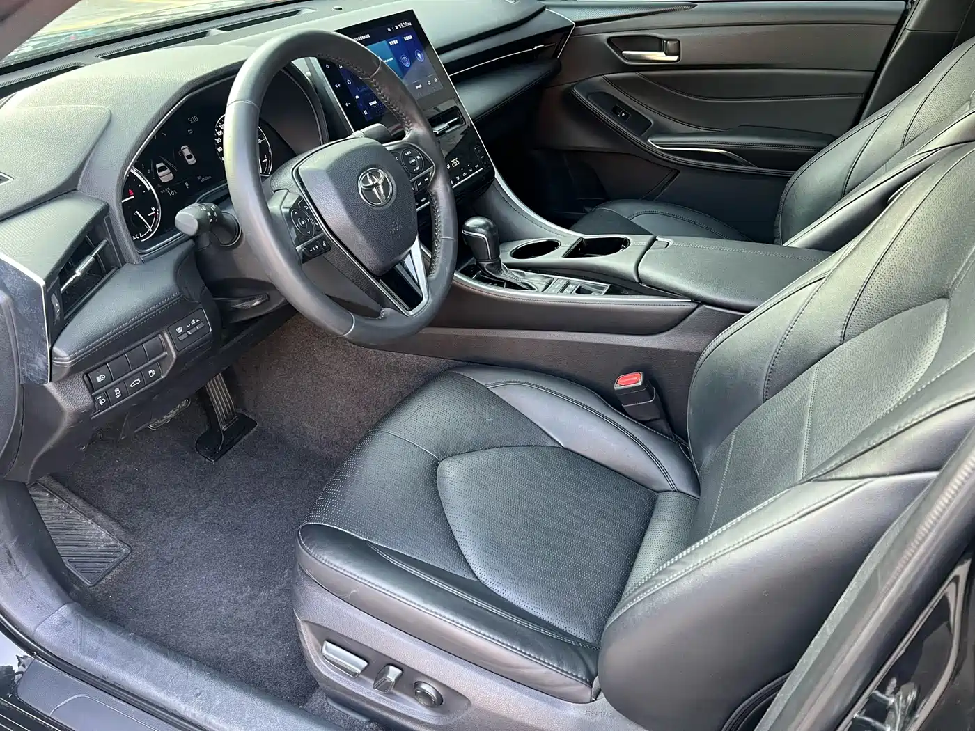 Toyota Avalon 2022 Hybrid 2.5L Luxury Edition фото 6