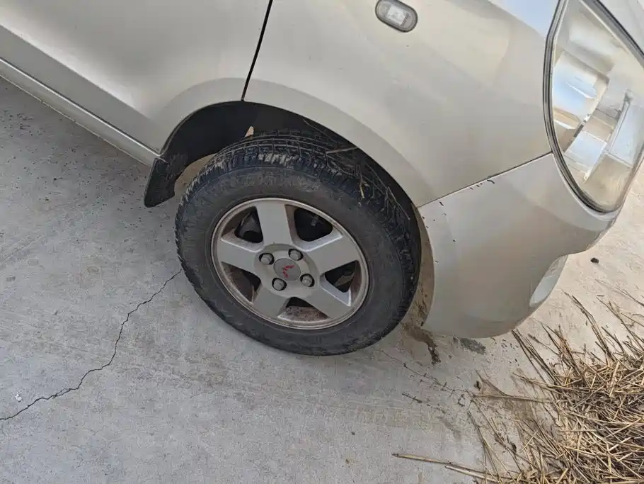 Wuling Motors Wuling Zhiguang 2016 2015 1.2L S Standard LSI