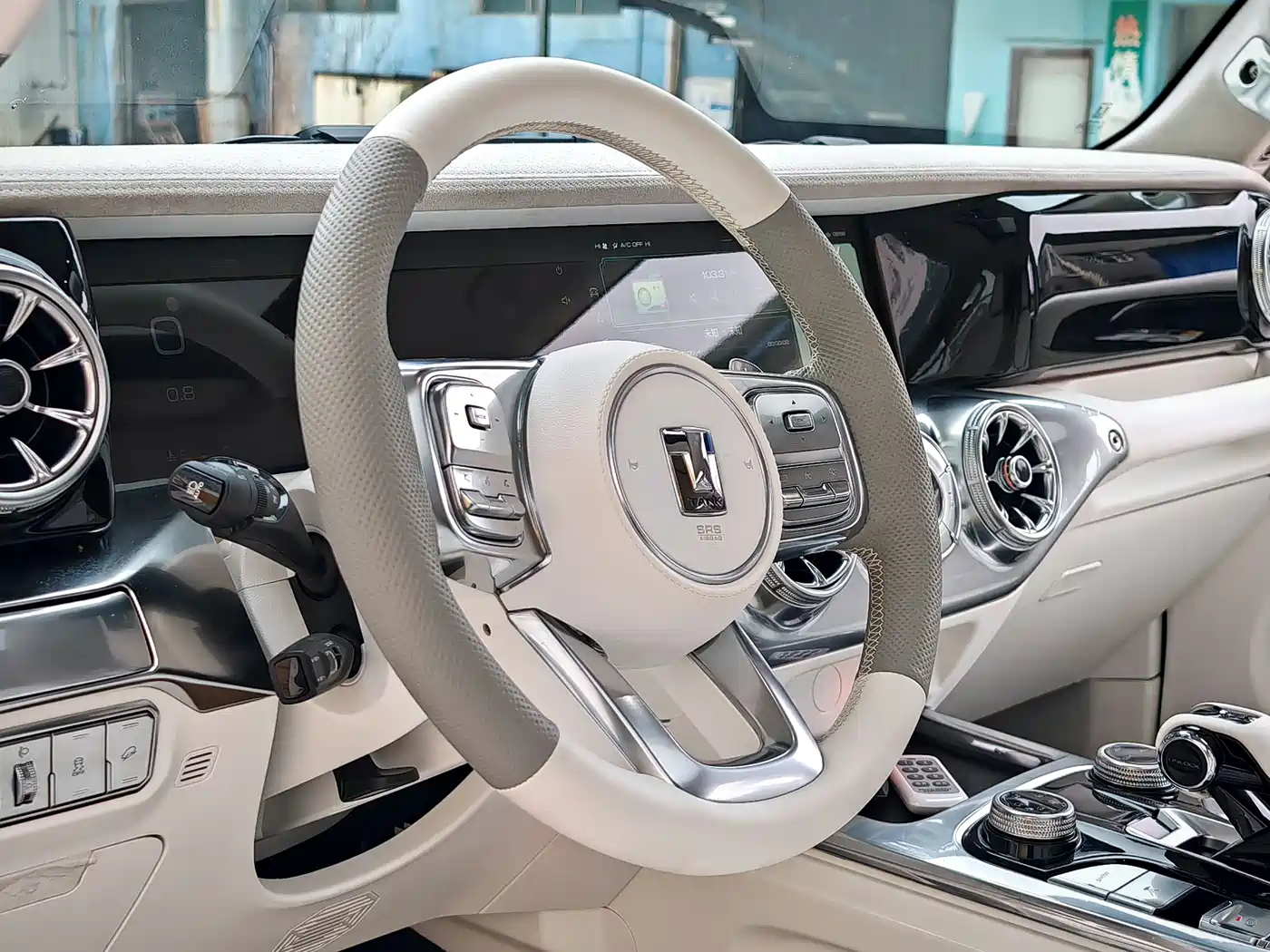 TANK CO CREATION TANK 300