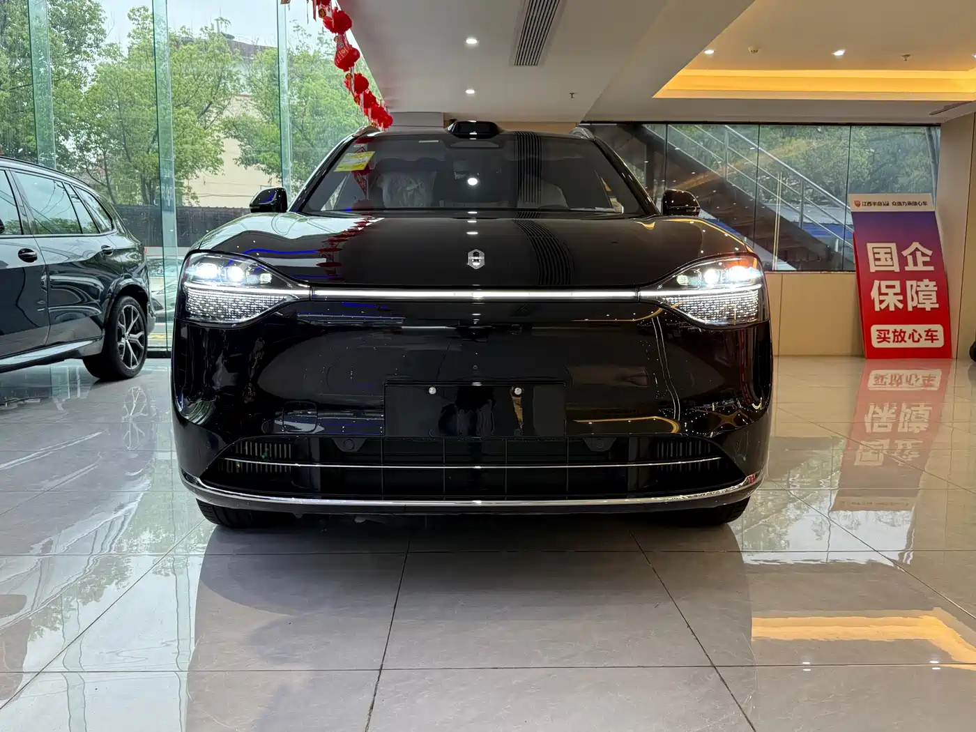 AITO Wenjie AITO M9 2024 Model Extended Range Ultra Edition 52kWh 5-Seater фото 2