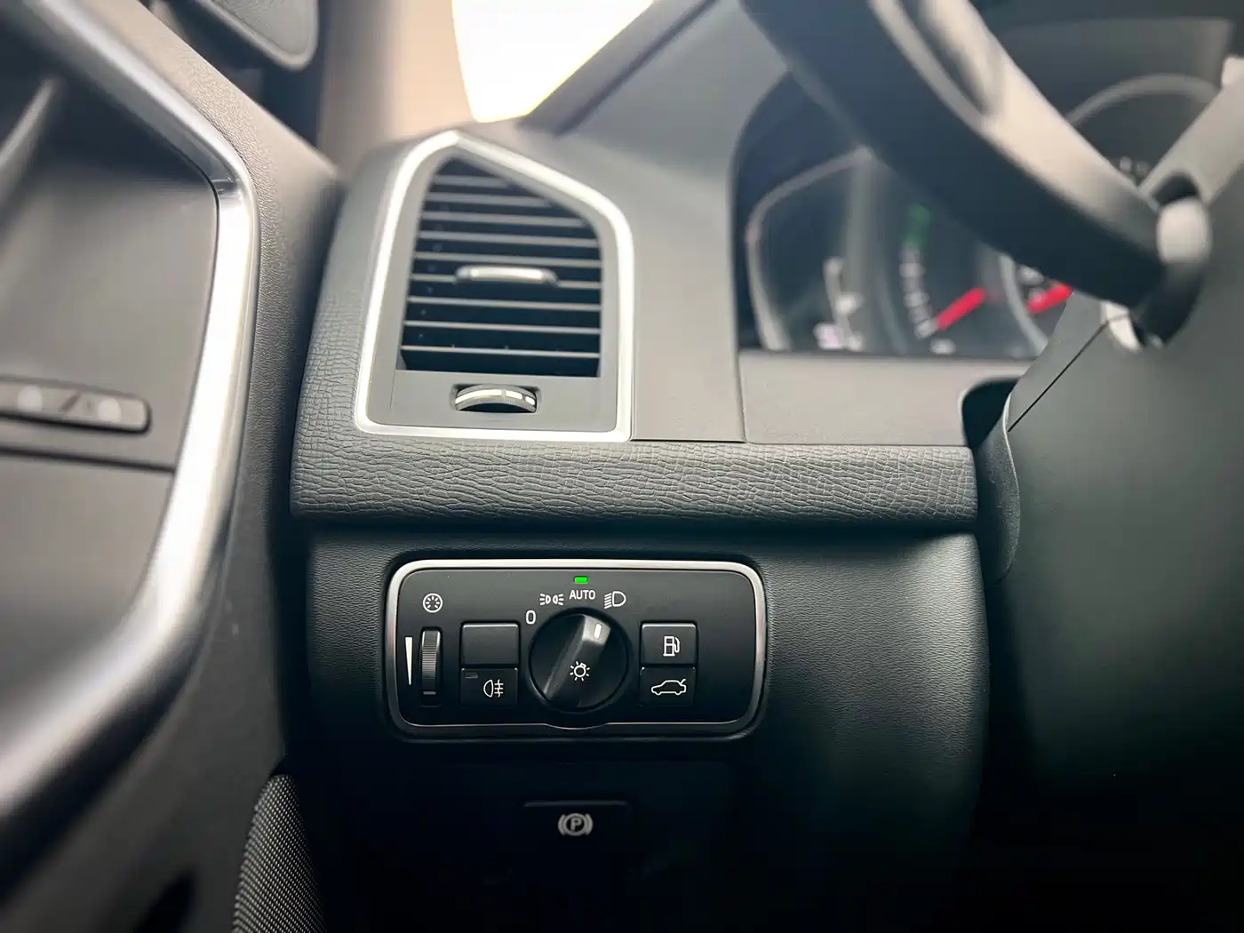 Фото 20 - Volvo XC60
