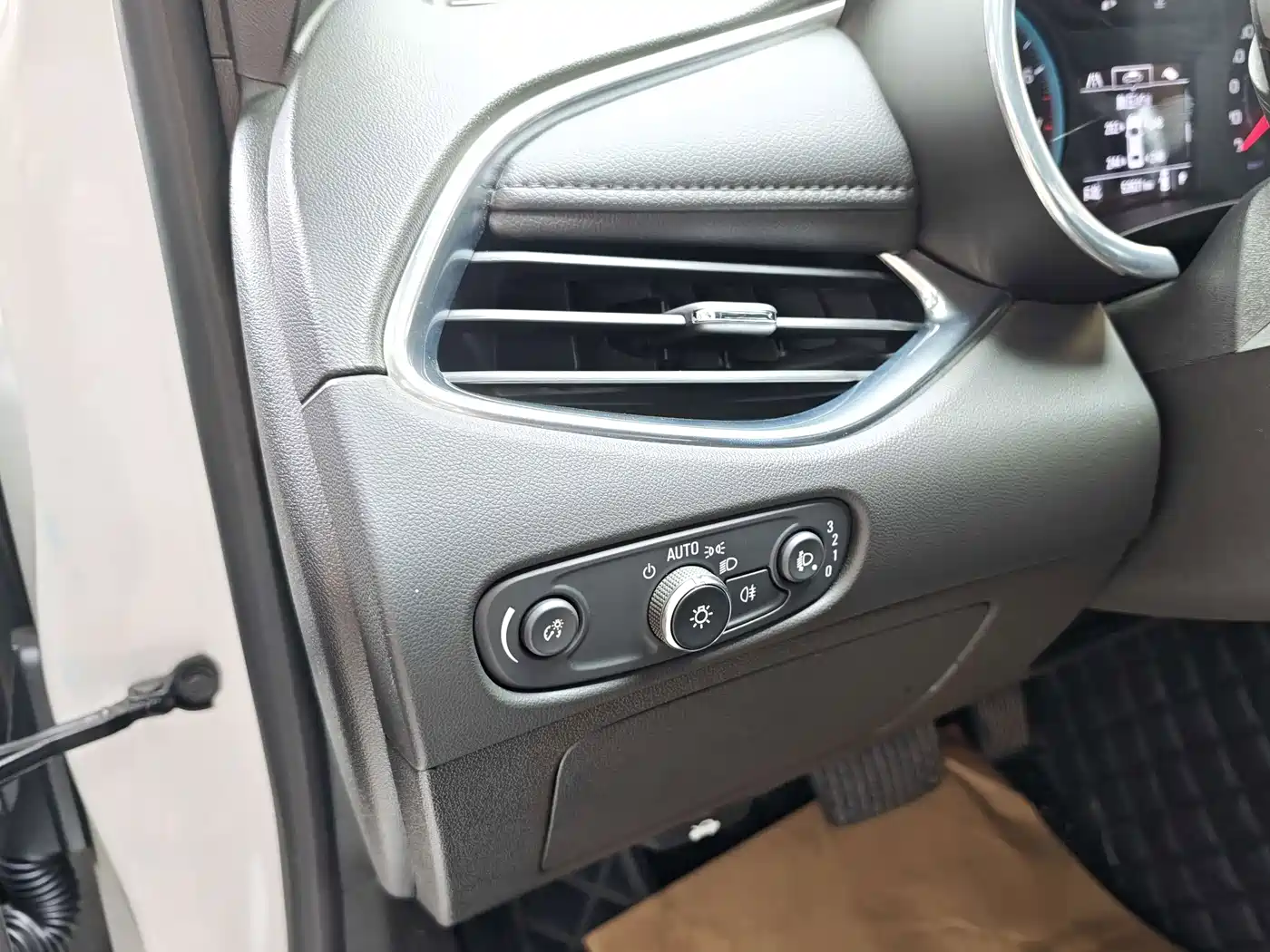 Фото 7 - Chevrolet Malibu XL