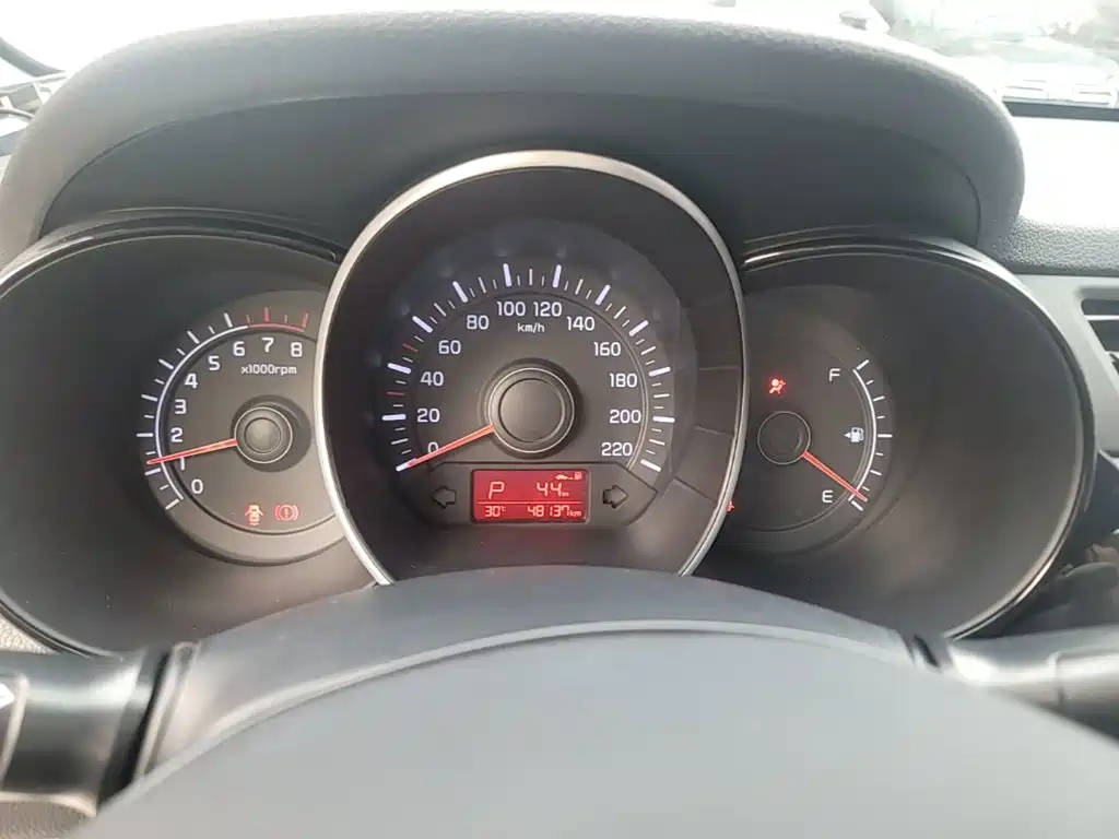 Kia K2 2017 2015 Sedan 1.4L AT GLS