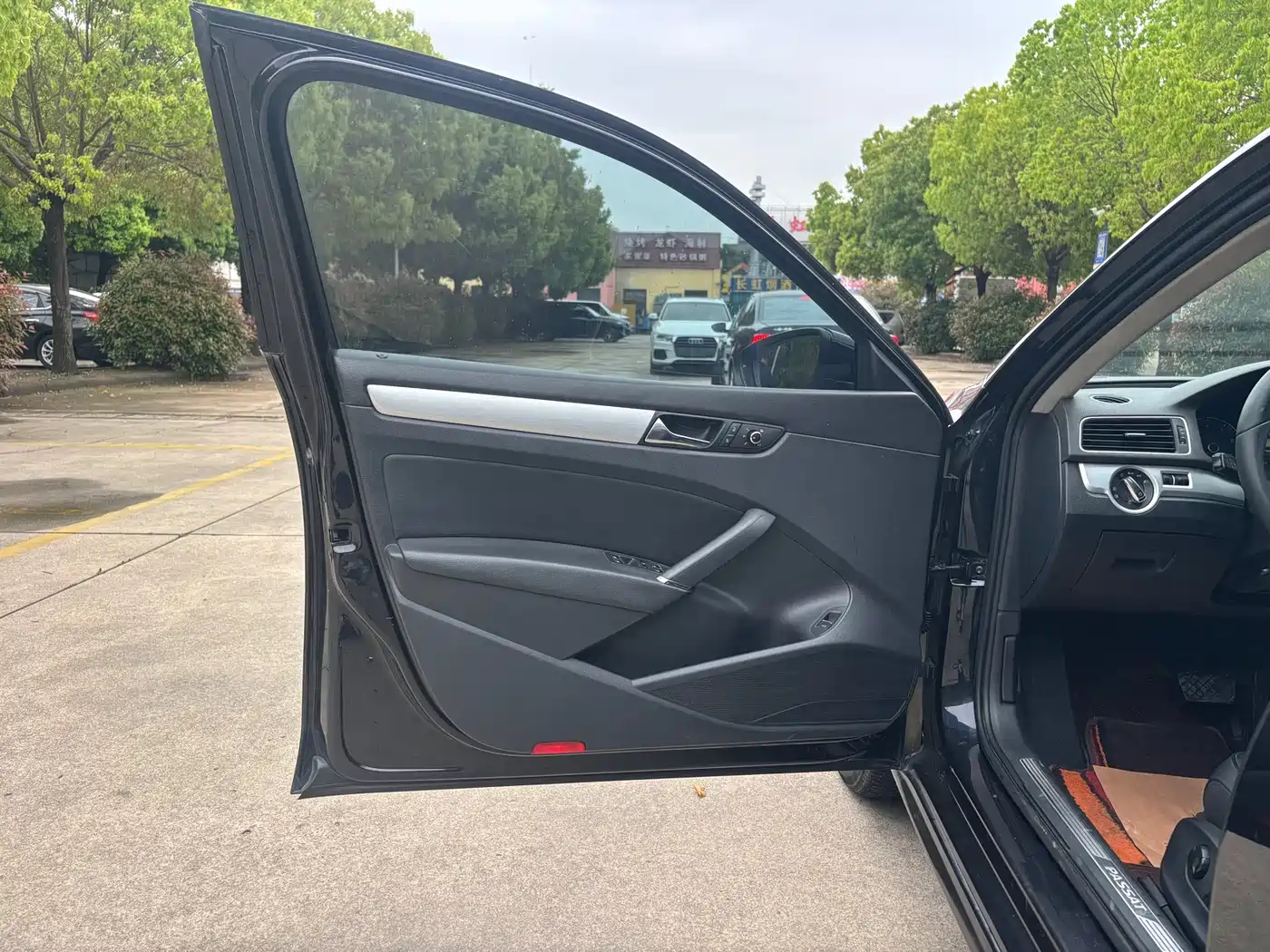 Volkswagen Passat 2015 1.8TSI DSG Prestige Edition фото 15