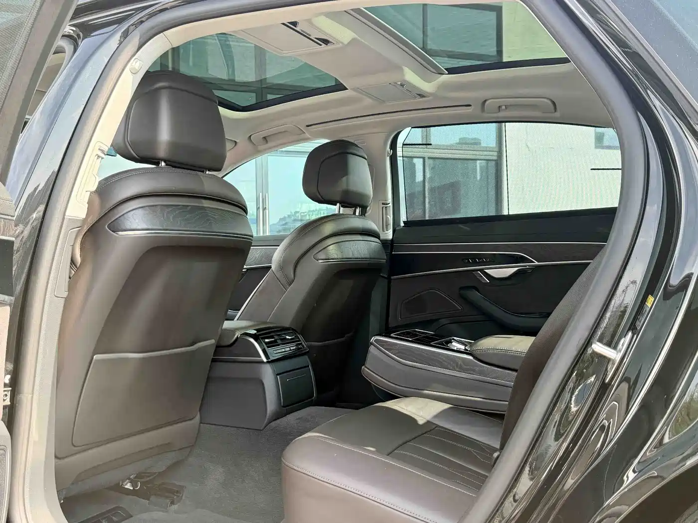 Audi A8 2023 A8L 45 TFSI quattro Luxury фото 5